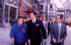 2003年11月26日，時(shí)任江西省人民政府常務(wù)副省長(zhǎng)吳新雄、中共九江市委書記劉積福視察江西亞?wèn)|。