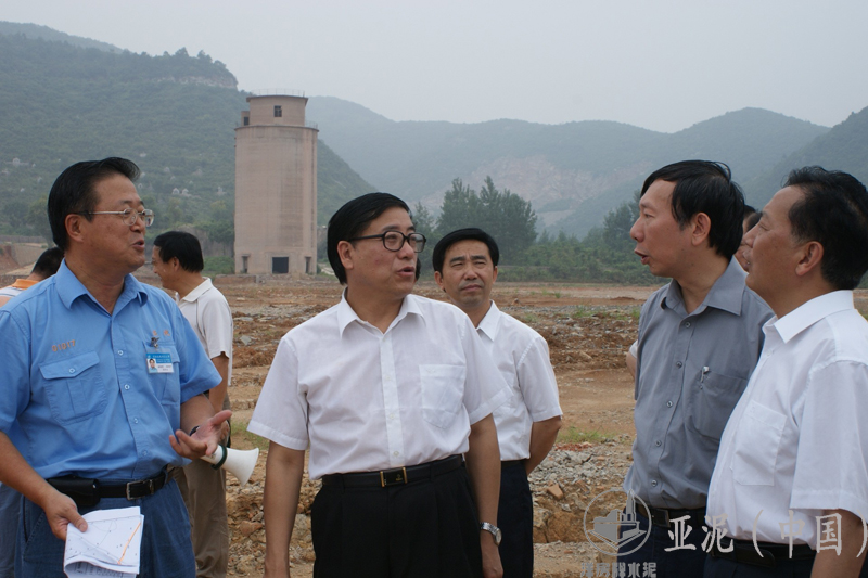 2008年8月，湖北省委常委、統(tǒng)戰(zhàn)部長(zhǎng)蘇曉云視察黃岡亞?wèn)|