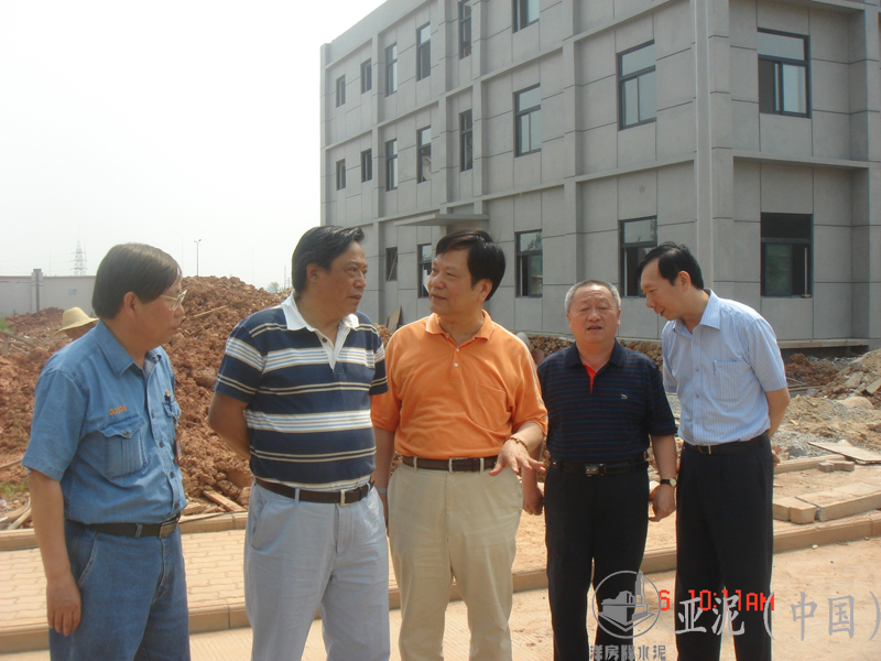 2008年6月6日，原武漢市市委常委，市人大常委會(huì)副主任張代重視察湖北亞?wèn)|