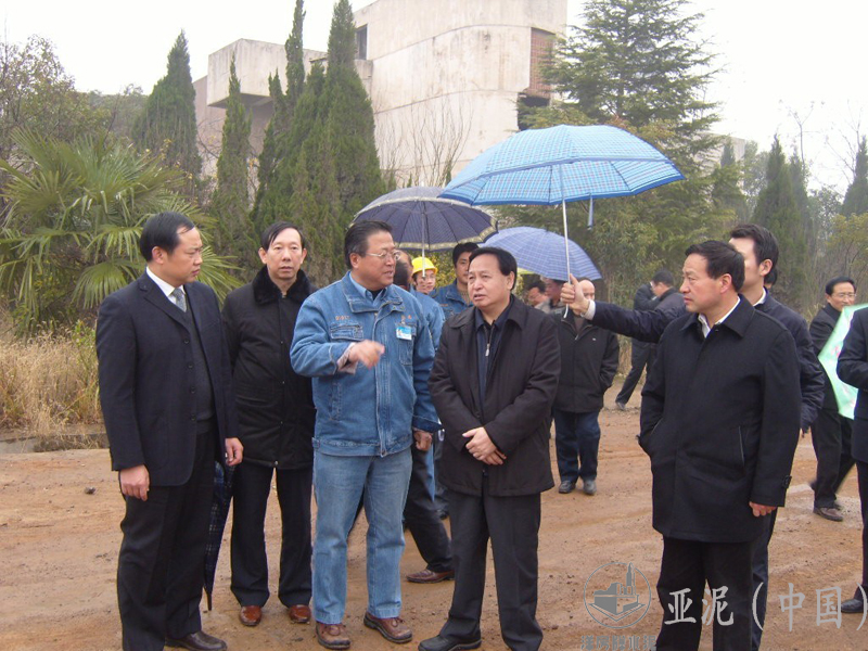 2007年12月，湖北省省委書記羅清泉視察黃岡亞?wèn)|