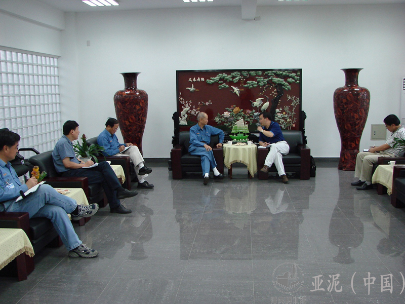 2007年7月1日，彭州市韓軼市長(zhǎng)視察四川亞?wèn)|